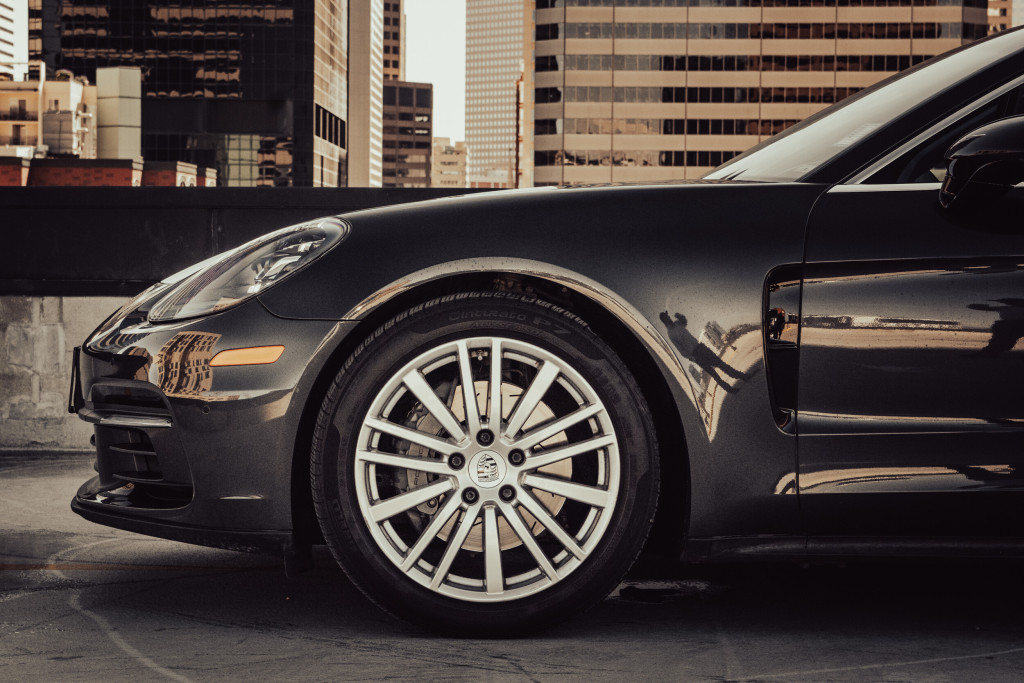 2018 Porsche Panamera 4S in Volcano Grey Metallic - 20-inch Panamera Design Wheel