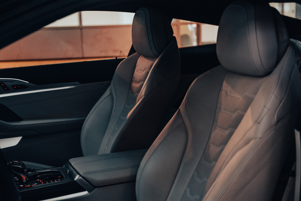 2019 BMW M850i xDrive in Carbon Black Metallic - Seats