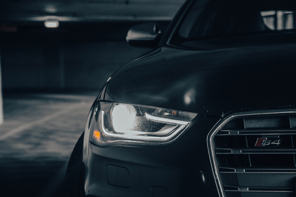 2016 Audi S4 3.0T Premium Plus quattro in Daytona Gray Pearl Effect - Headlight Detail