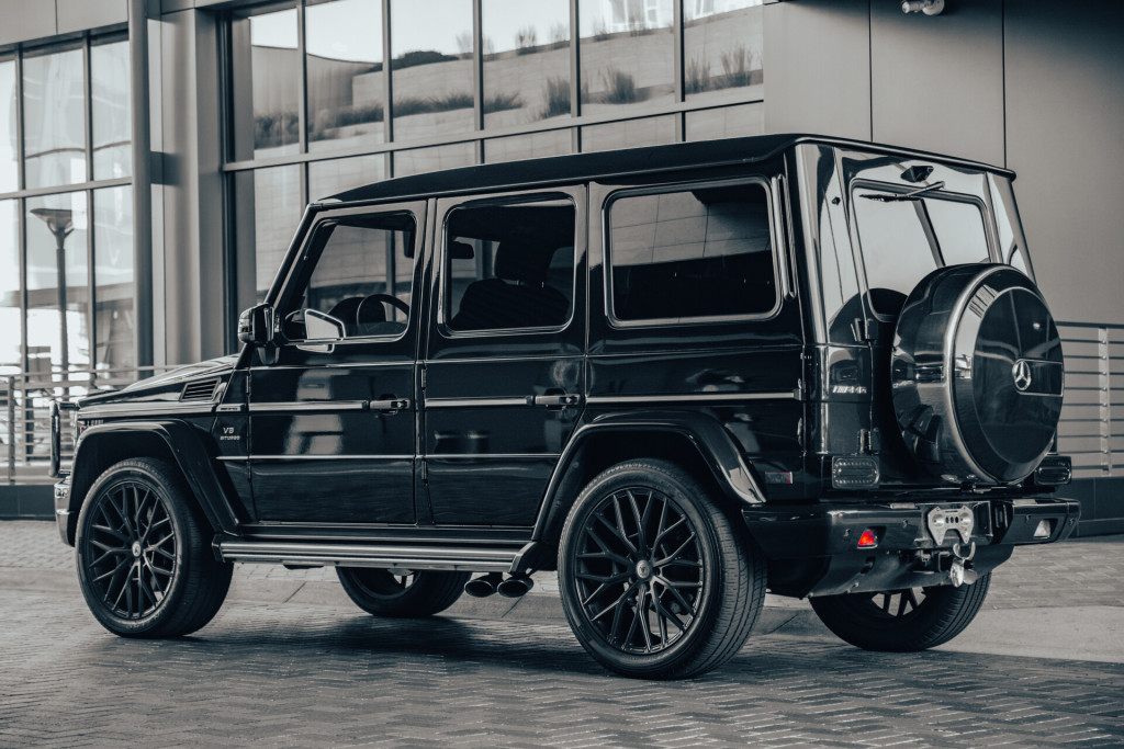 2016 Mercedes-Benz G 63 AMG 4MATIC in Midnight Blue - Rear Driver’s Side 3/4 View