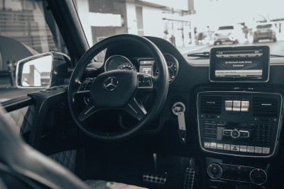 2016 Mercedes-Benz G 63 AMG 4MATIC in Midnight Blue - Steering Wheel and Center Console