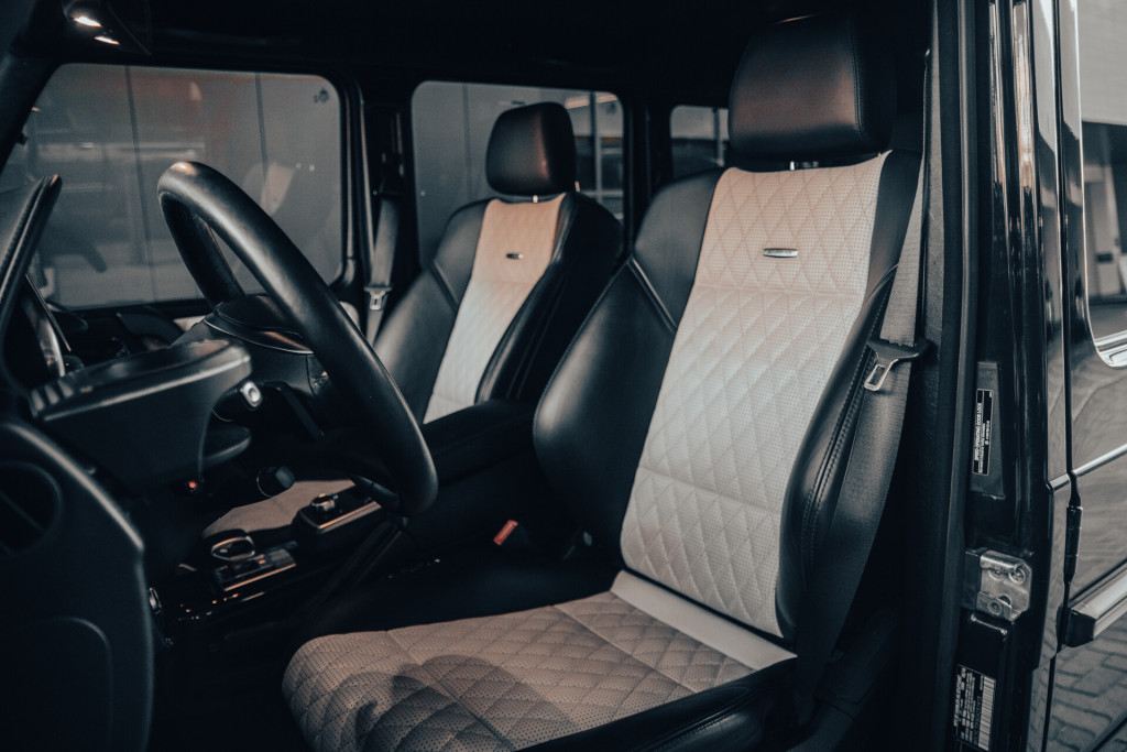2016 Mercedes-Benz G 63 AMG 4MATIC in Midnight Blue - Front Seats