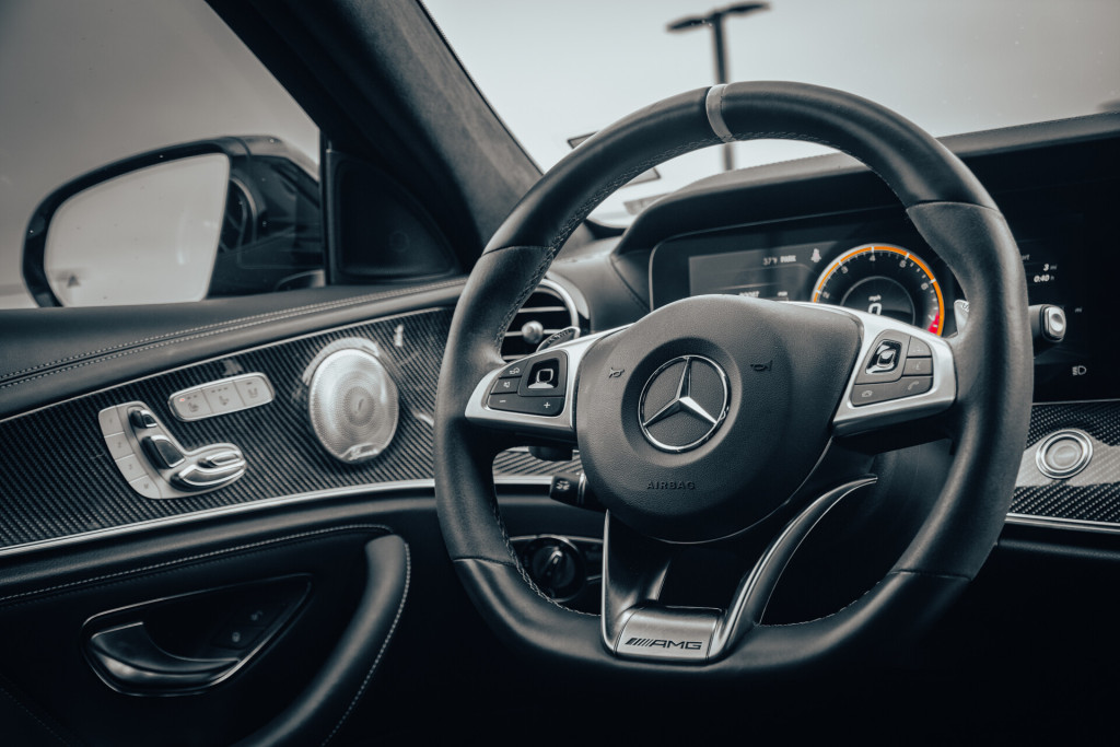 2018 Mercedes-Benz E 63 S AMG 4MATIC Wagon in Polar White - Steering Wheel
