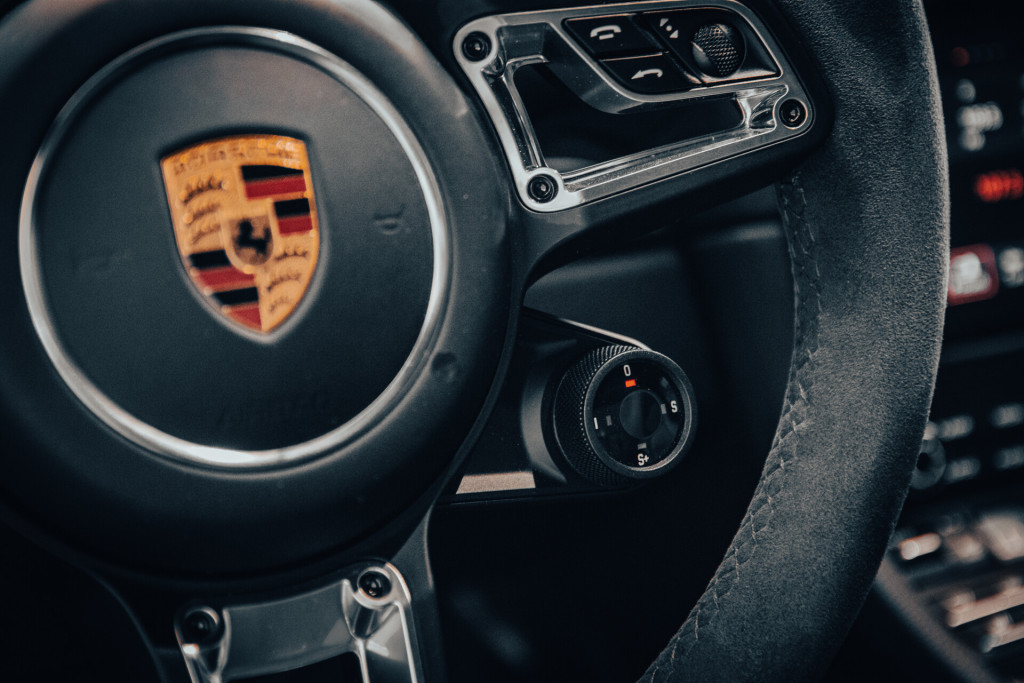 2019 Porsche 911 Carrera GTS in Black - Driving Style Select Options