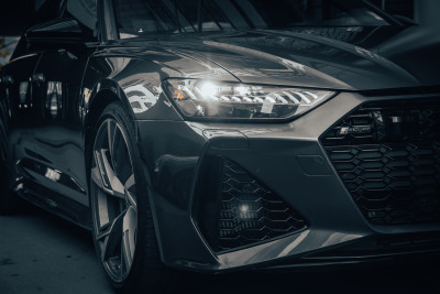 2021 Audi RS 6 Avant 4.0T quattro in Daytona Gray Pearl Effect - Headlight Detail