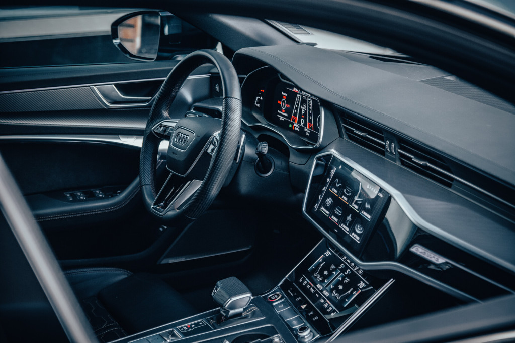 2021 Audi RS 6 Avant 4.0T quattro in Daytona Gray Pearl Effect - Interior Detail