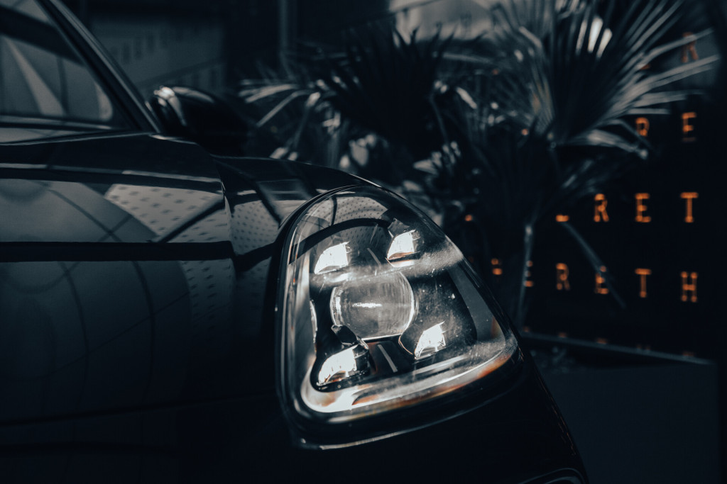 2021 Porsche Cayenne Turbo Coupe in Jet Black Metallic - Headlight Detail