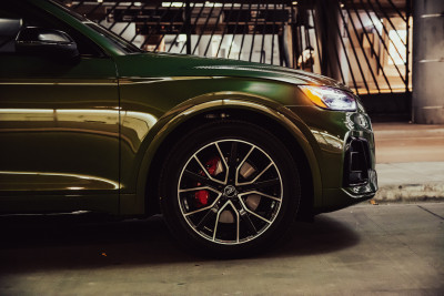 2022 Audi SQ5 3.0T Premium Plus quattro in District Green Metallic - Front Wheel