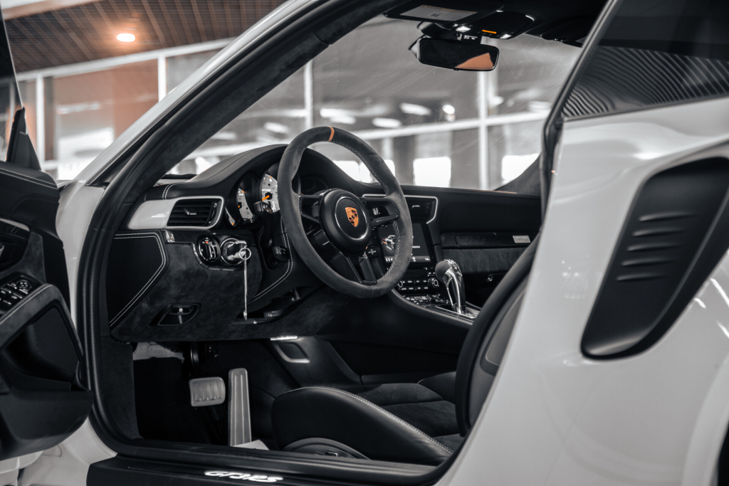 2019 Porsche 911 GT3 RS Weissach in White - Dashboard from Driver’s Door