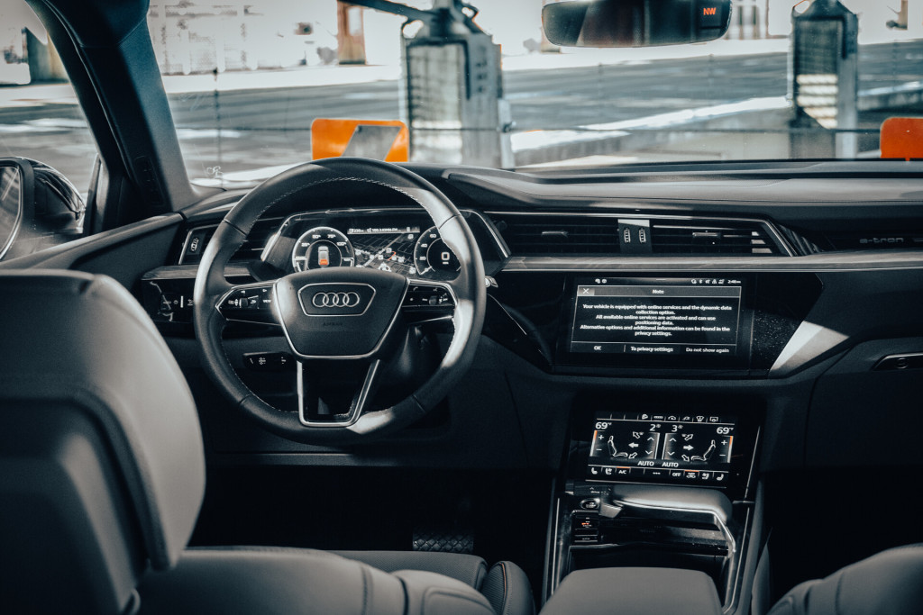 2022 Audi e-tron Chronos Edition quattro in Chronos Gray Metallic - Cockpit
